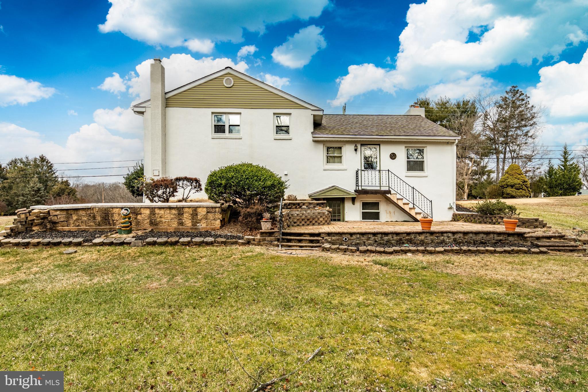 AUDUBON HOLLOW EST - Residential