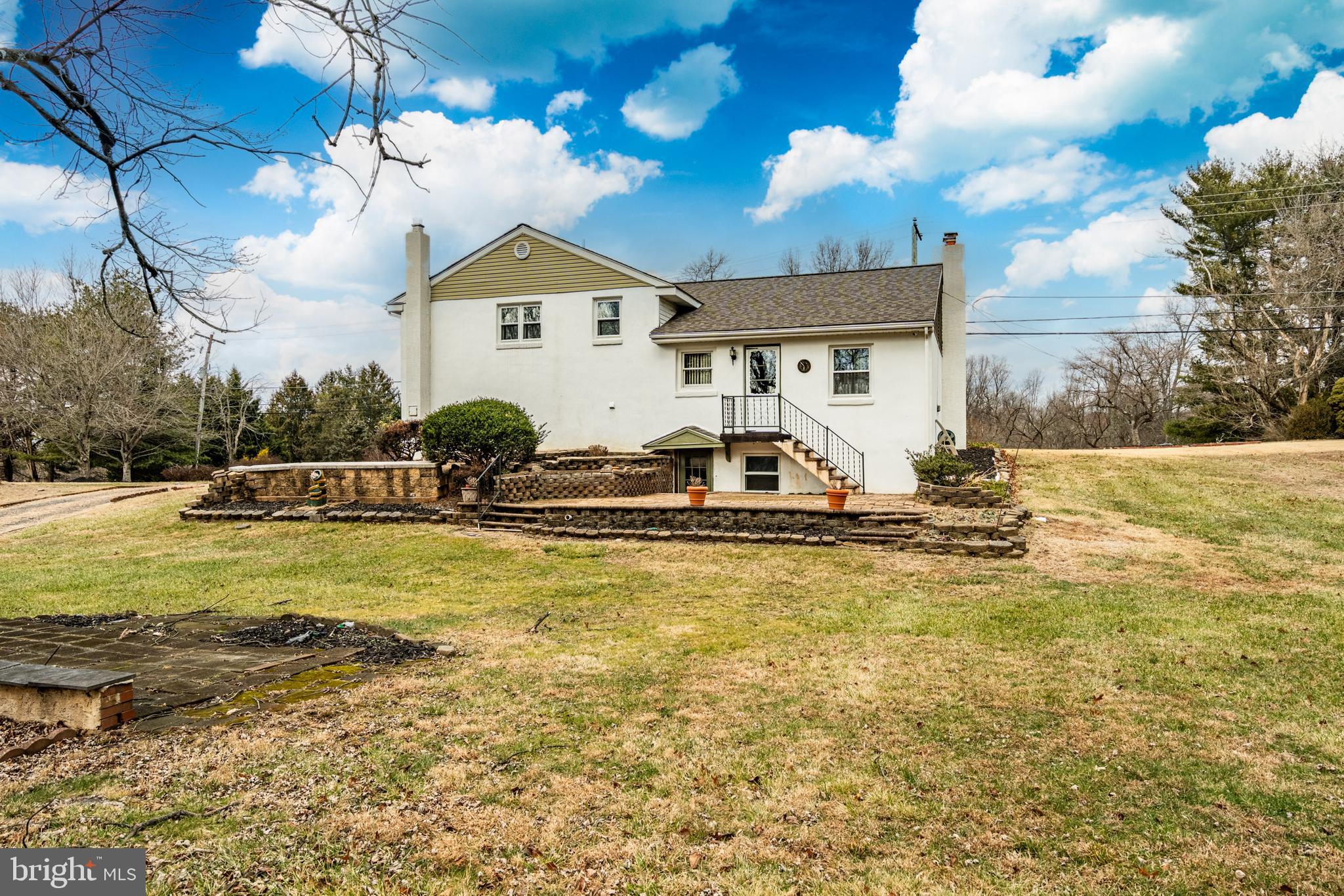 AUDUBON HOLLOW EST - Residential