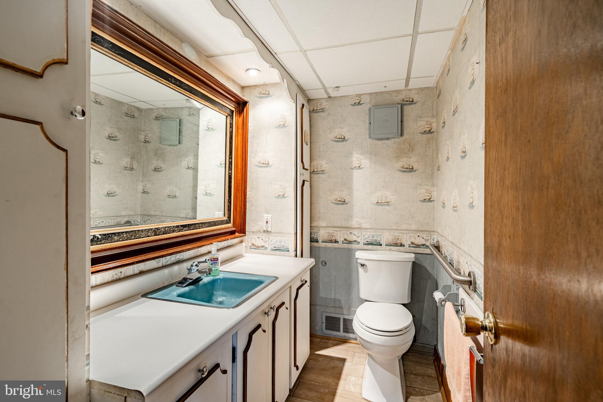 AUDUBON HOLLOW EST - Residential