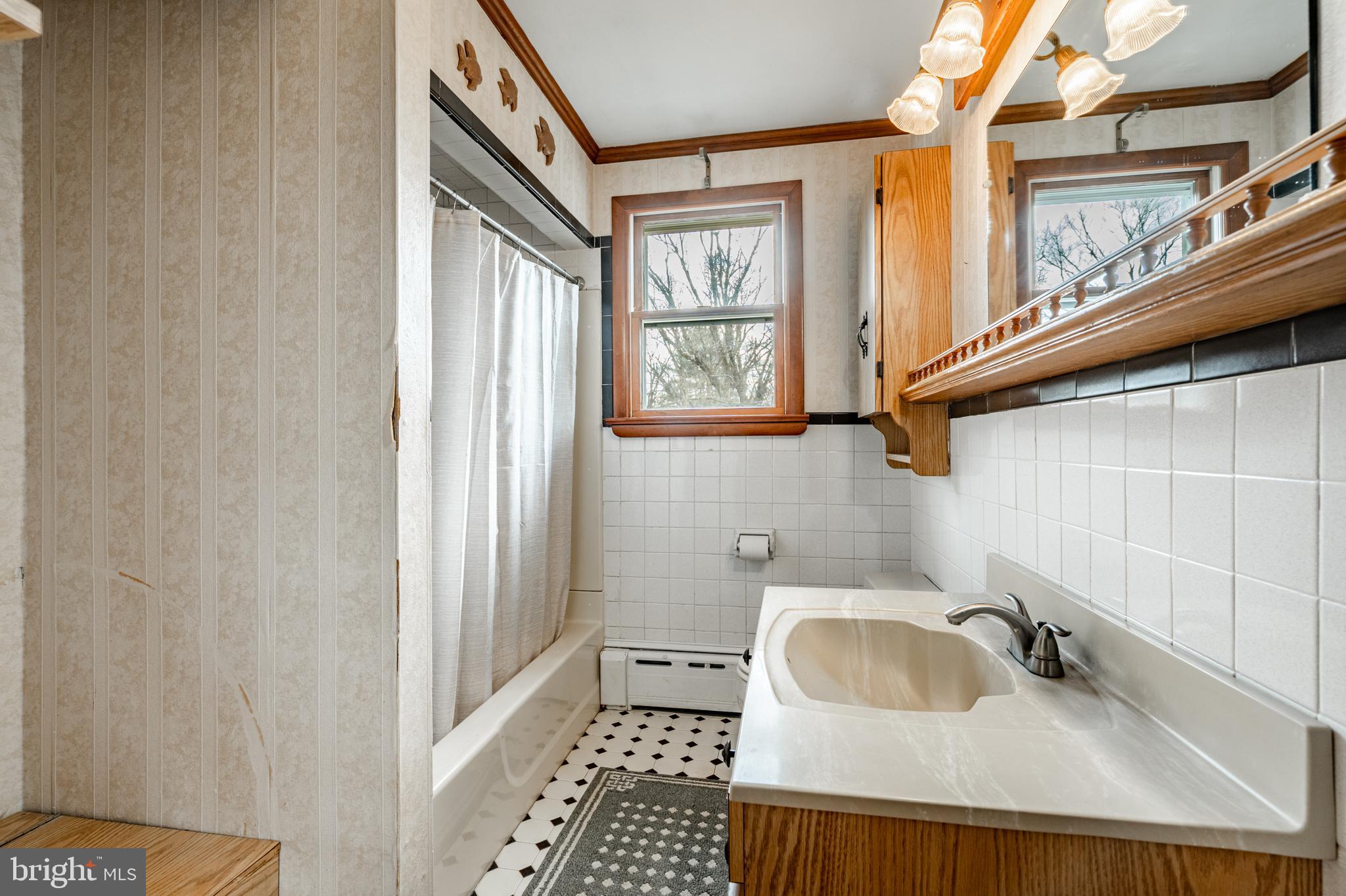 AUDUBON HOLLOW EST - Residential