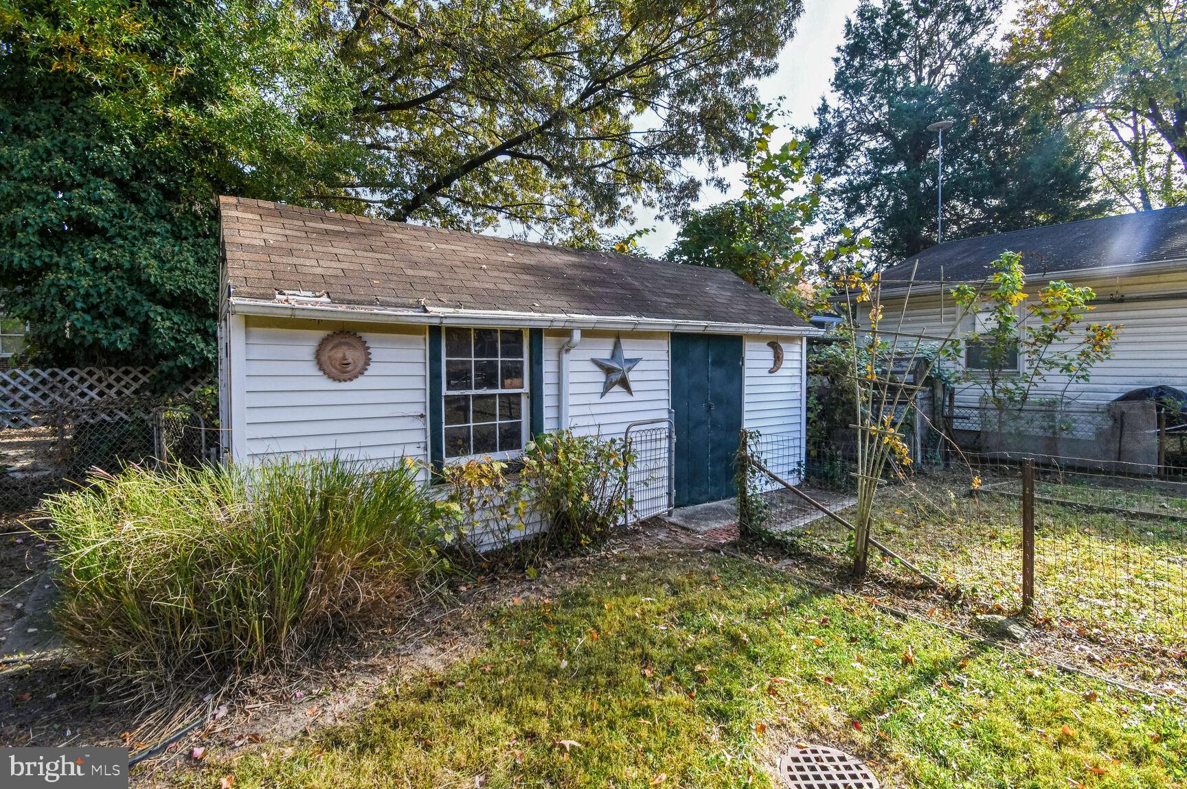 OAK SPRINGS - Residential