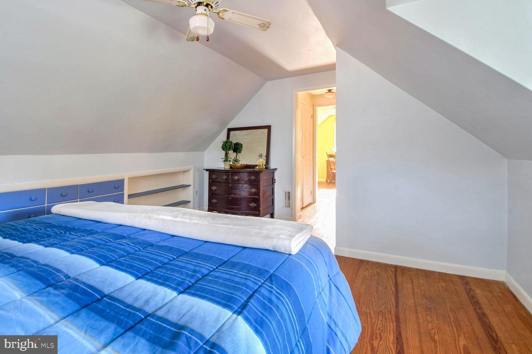 OAK SPRINGS - Residential