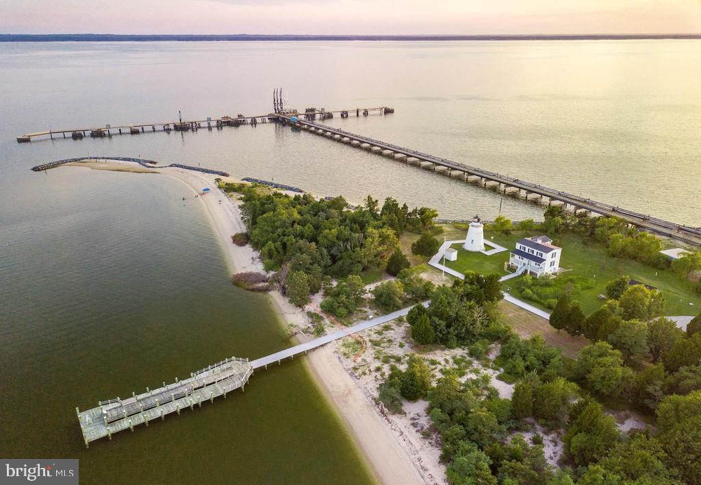 LIGHTHOUSE COMMONS - Residential