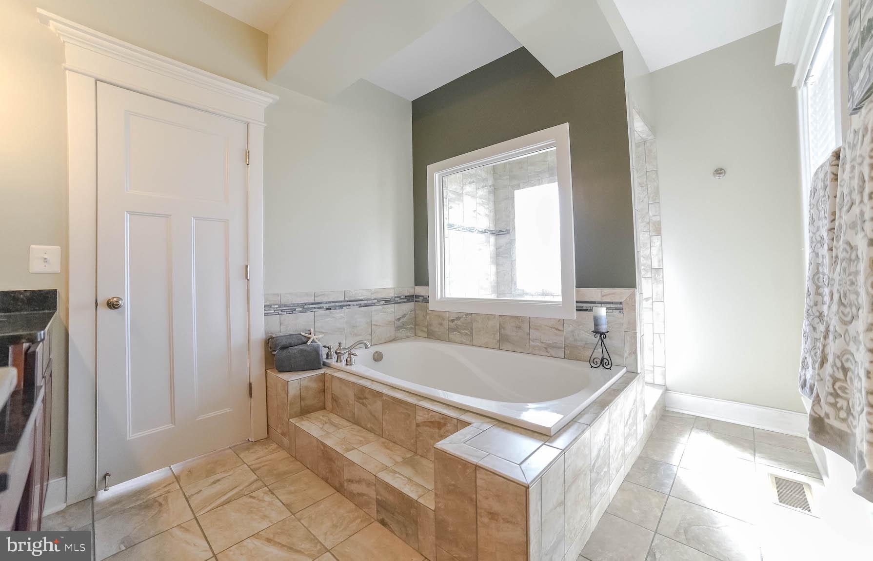 LIGHTHOUSE COMMONS - Residential