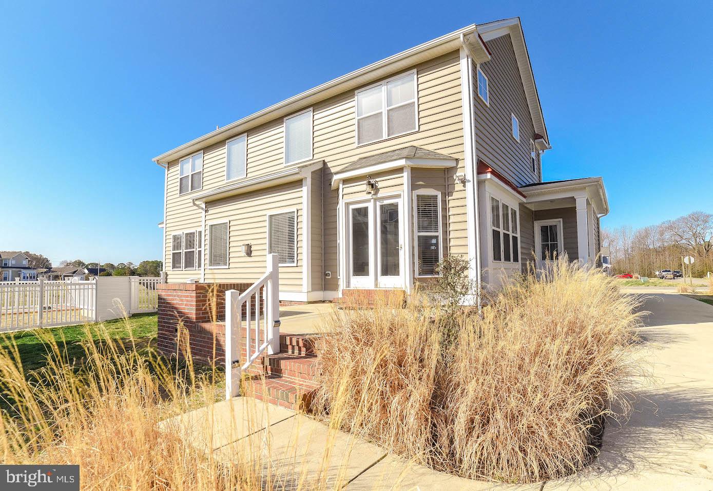 LIGHTHOUSE COMMONS - Residential