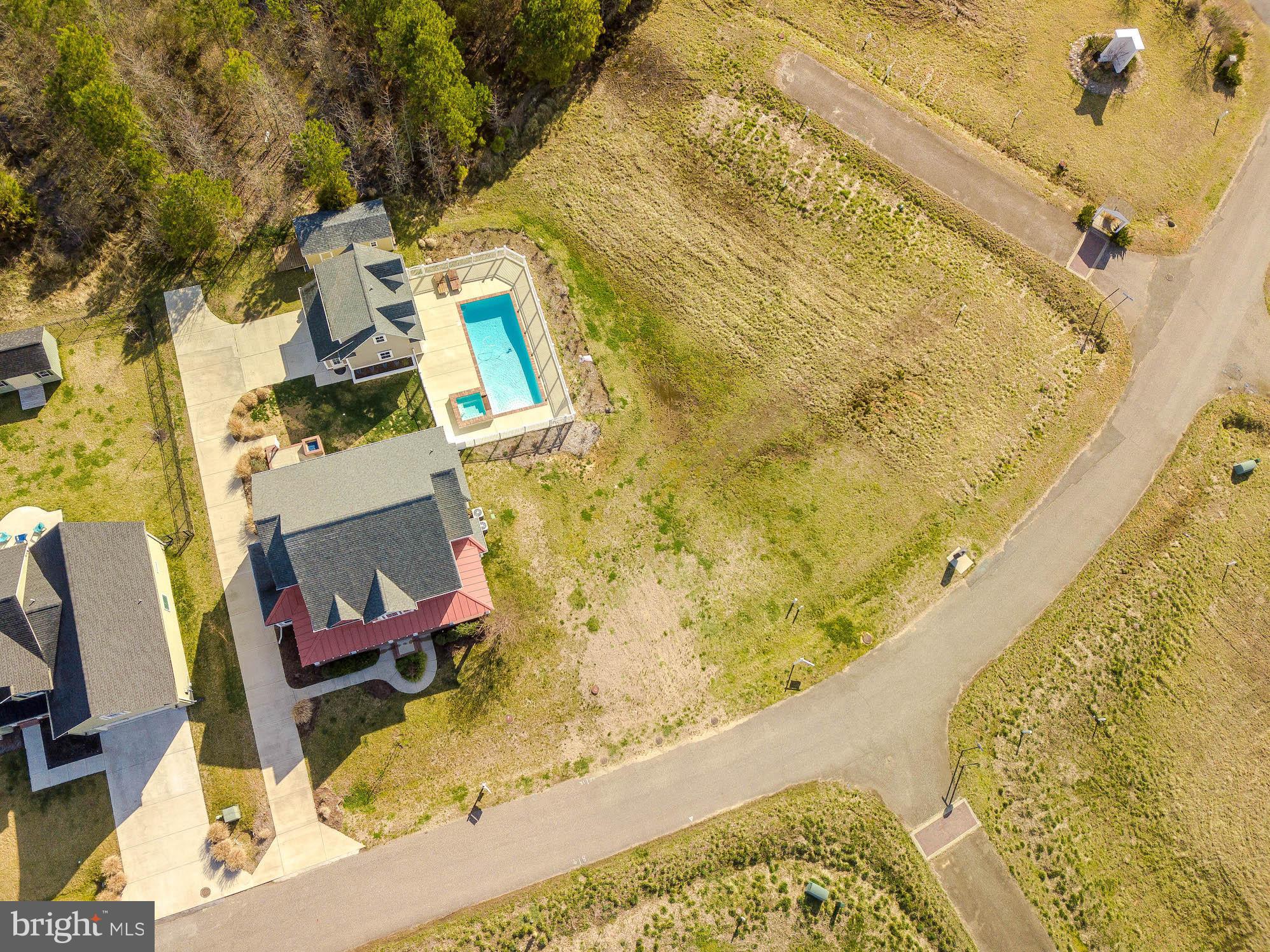 LIGHTHOUSE COMMONS - Residential