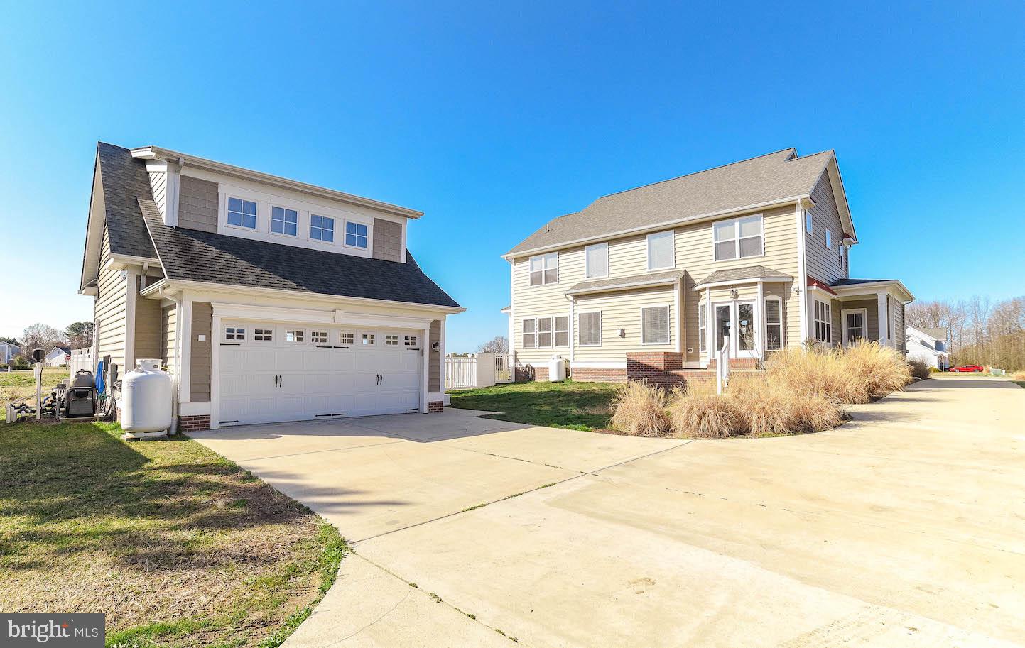 LIGHTHOUSE COMMONS - Residential