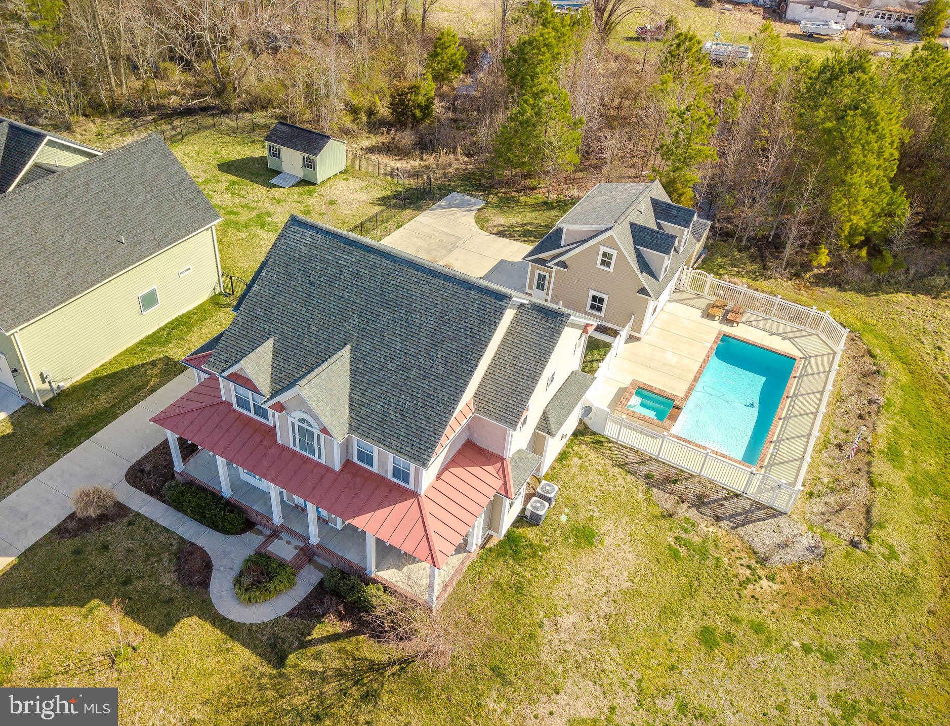 LIGHTHOUSE COMMONS - Residential