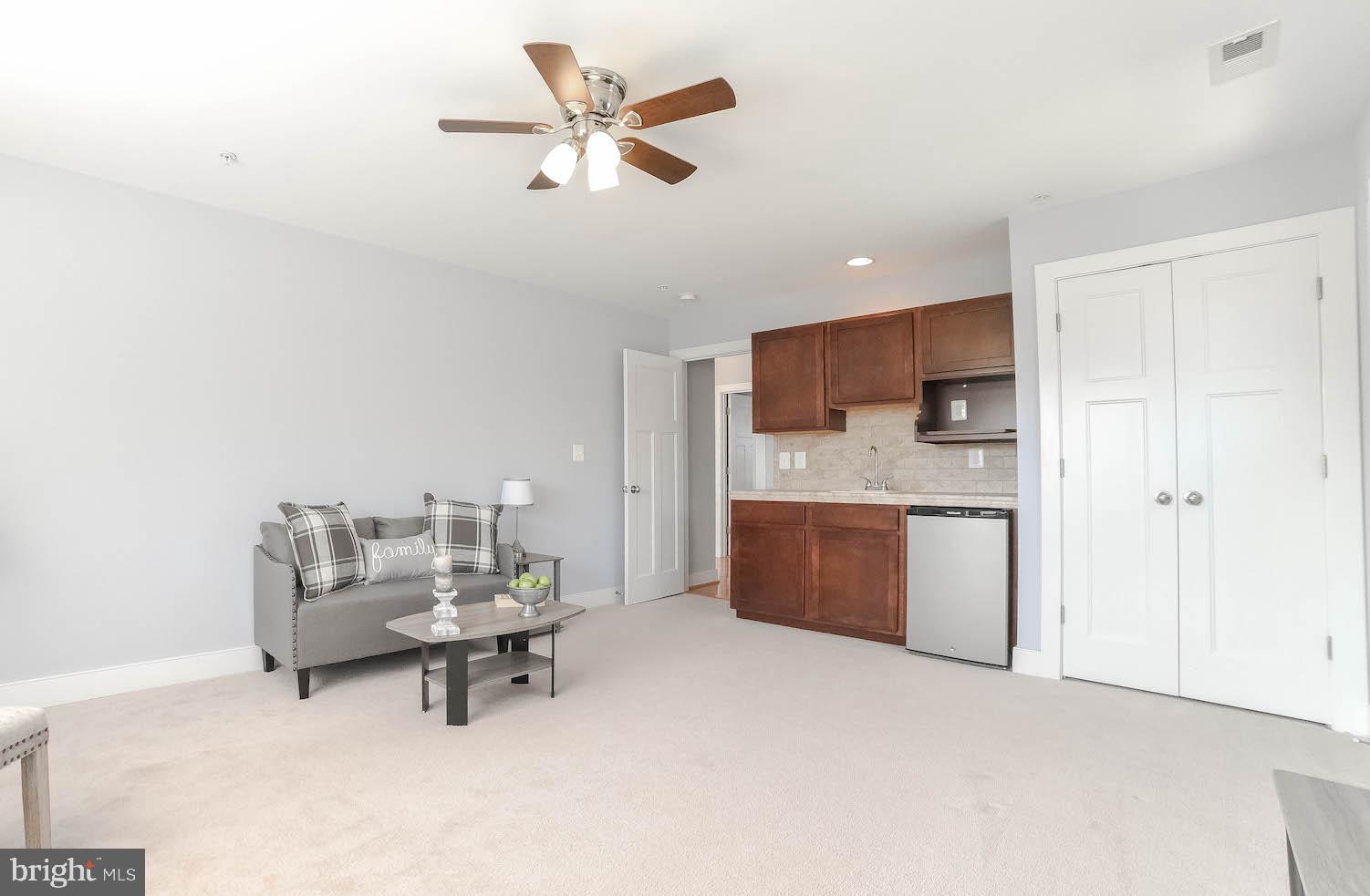 LIGHTHOUSE COMMONS - Residential