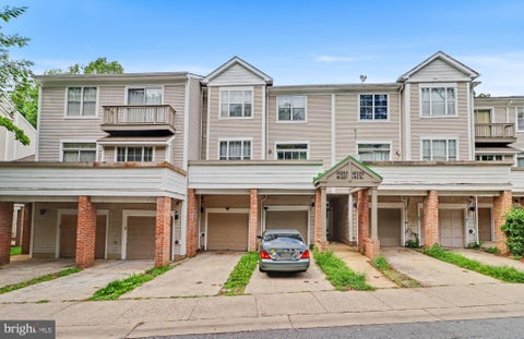 Townhouse For Rent - 10225 Cove Ledge Court<br/> MONTGOMERY VILLAGE, MD 20886