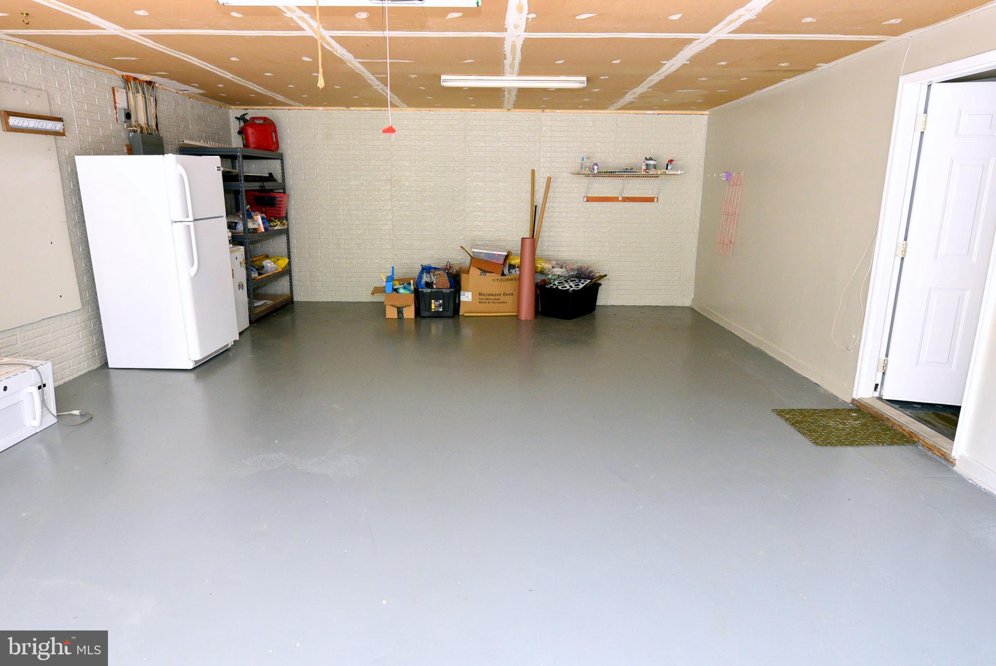 MEADOWOOD VILLAGE - Residential