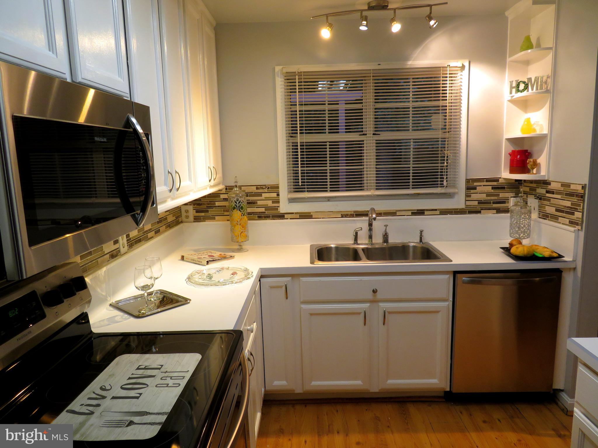 MEADOWOOD VILLAGE - Residential