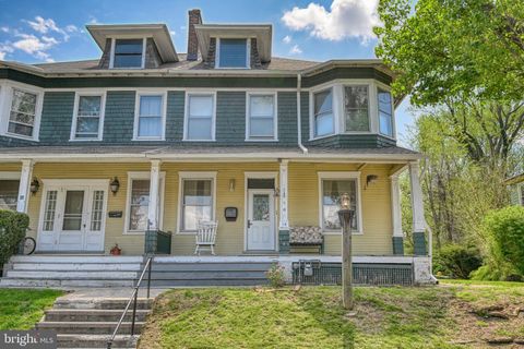 Photo of 14 E Chestnut Street, LEBANON, PA 17042 (MLS # PALN2025732)