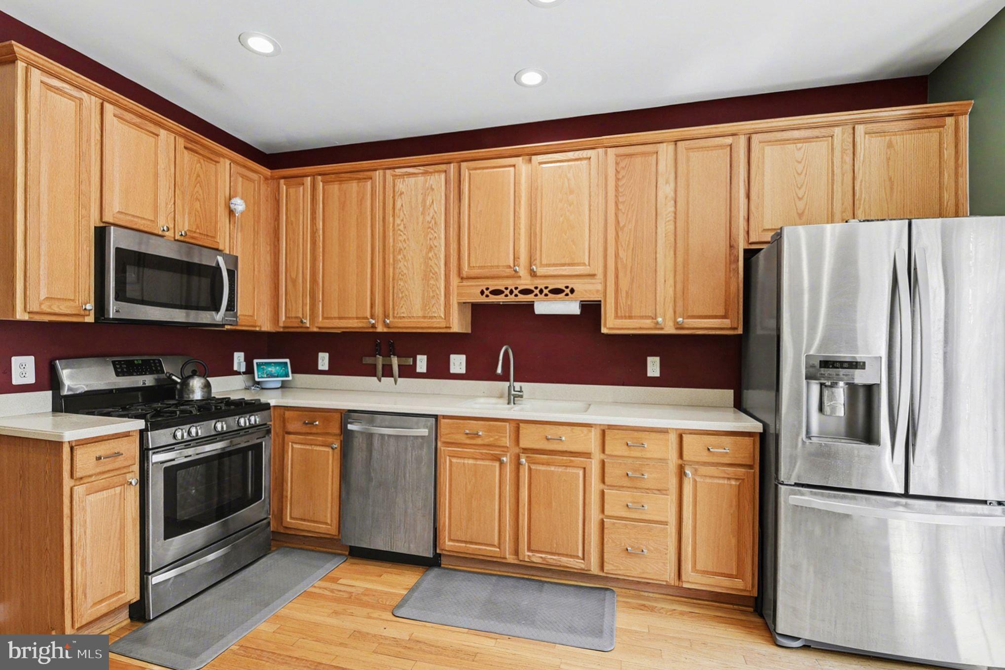 RUSSETT - Residential