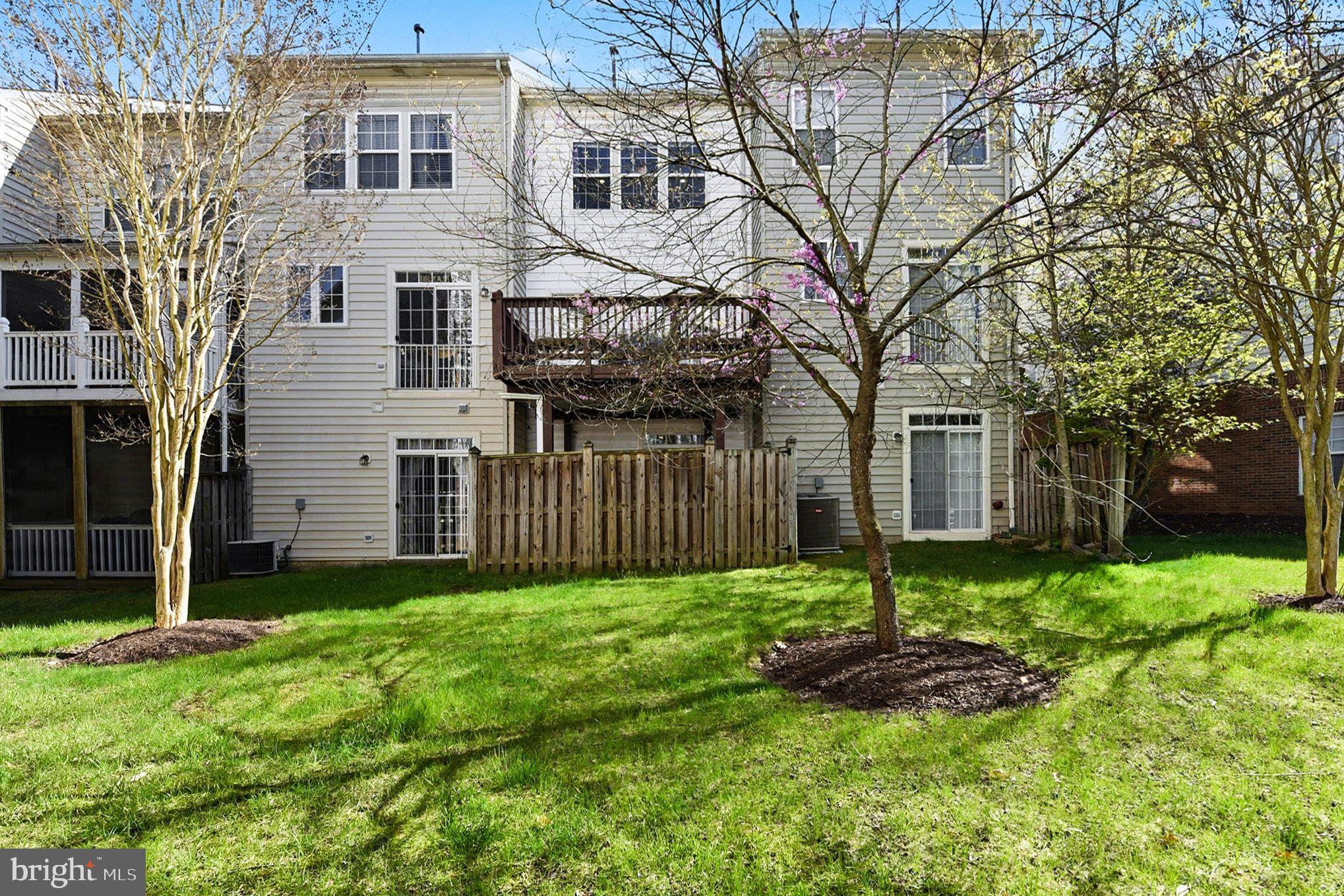 RUSSETT - Residential