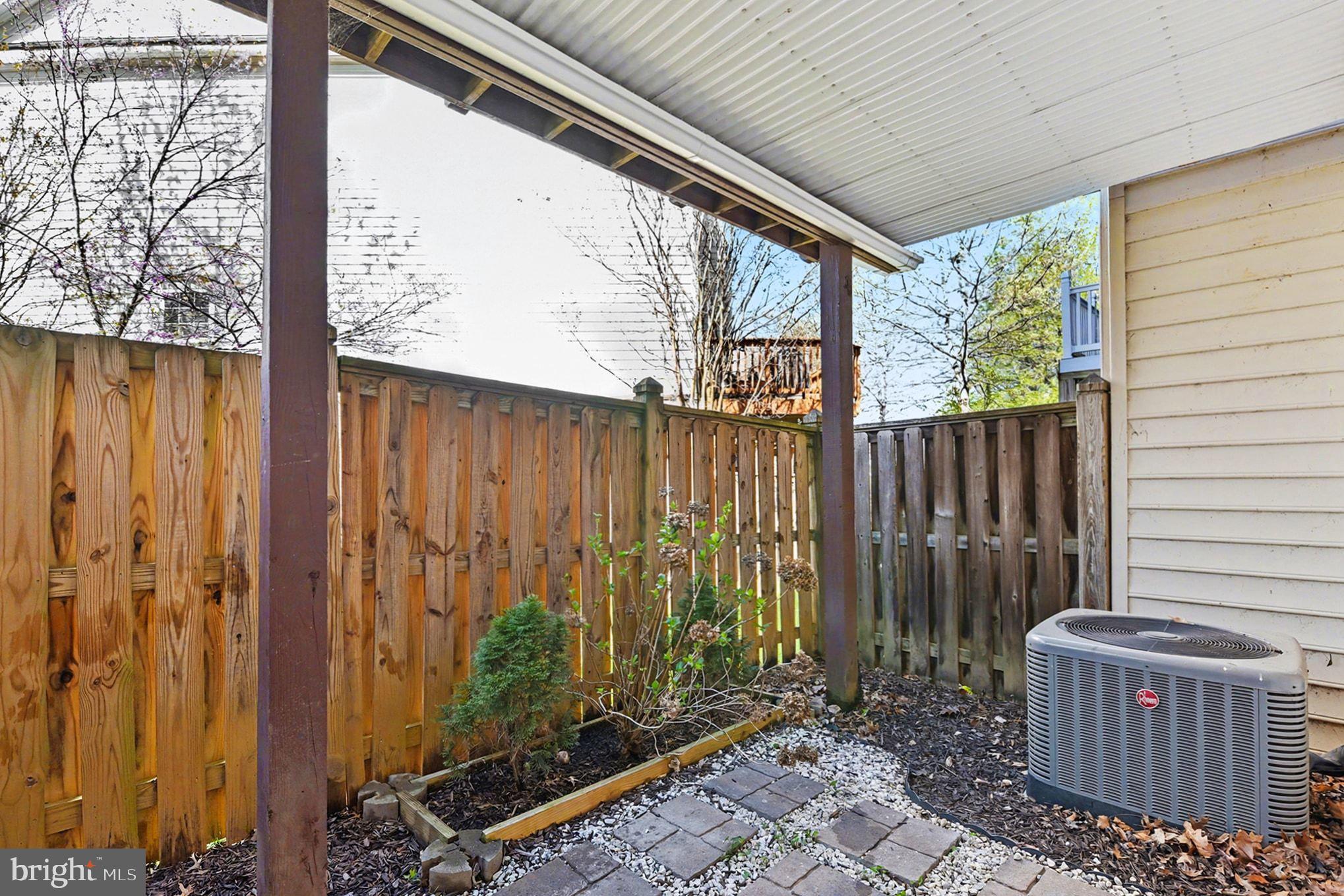 RUSSETT - Residential