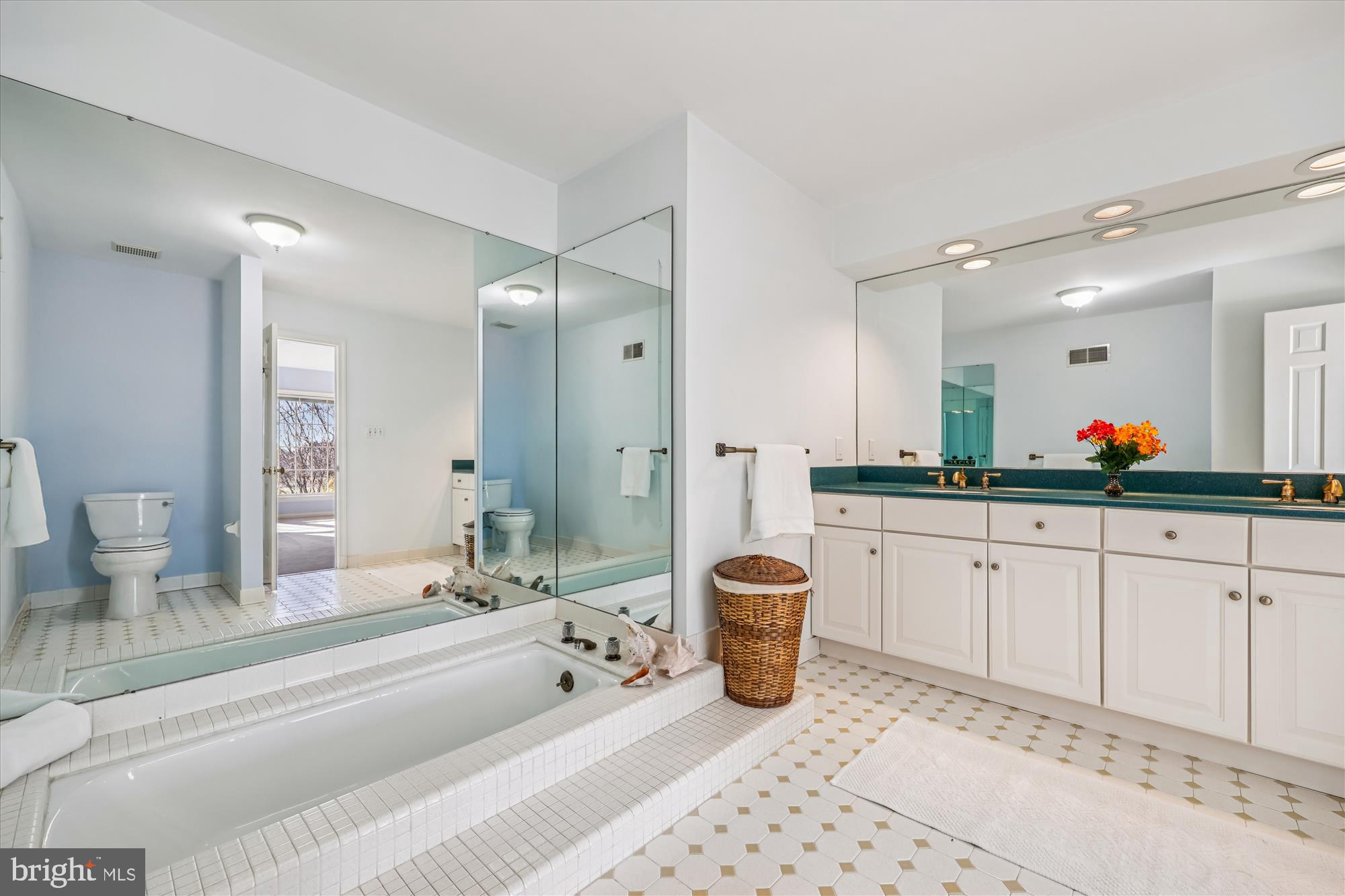 CREST OF WICKFORD - Residential