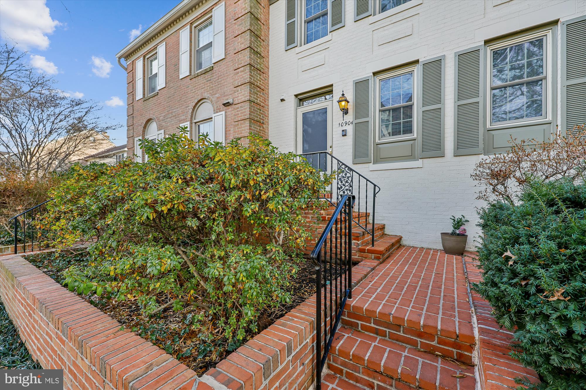 CREST OF WICKFORD - Residential