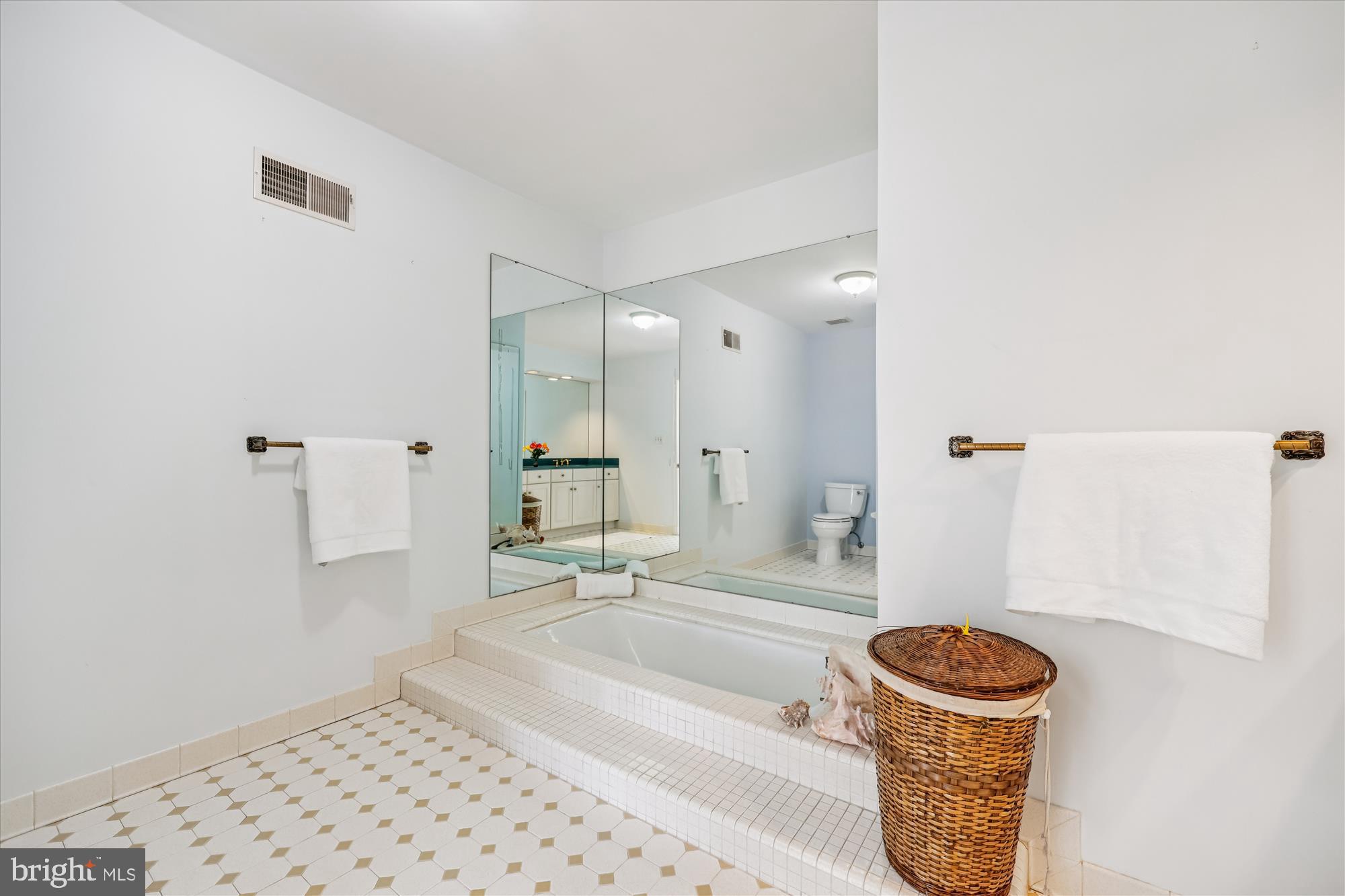 CREST OF WICKFORD - Residential