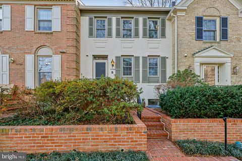 Photo of 10904 Wickshire Way #F-3, ROCKVILLE, MD 20852 (MLS # MDMC2212240)