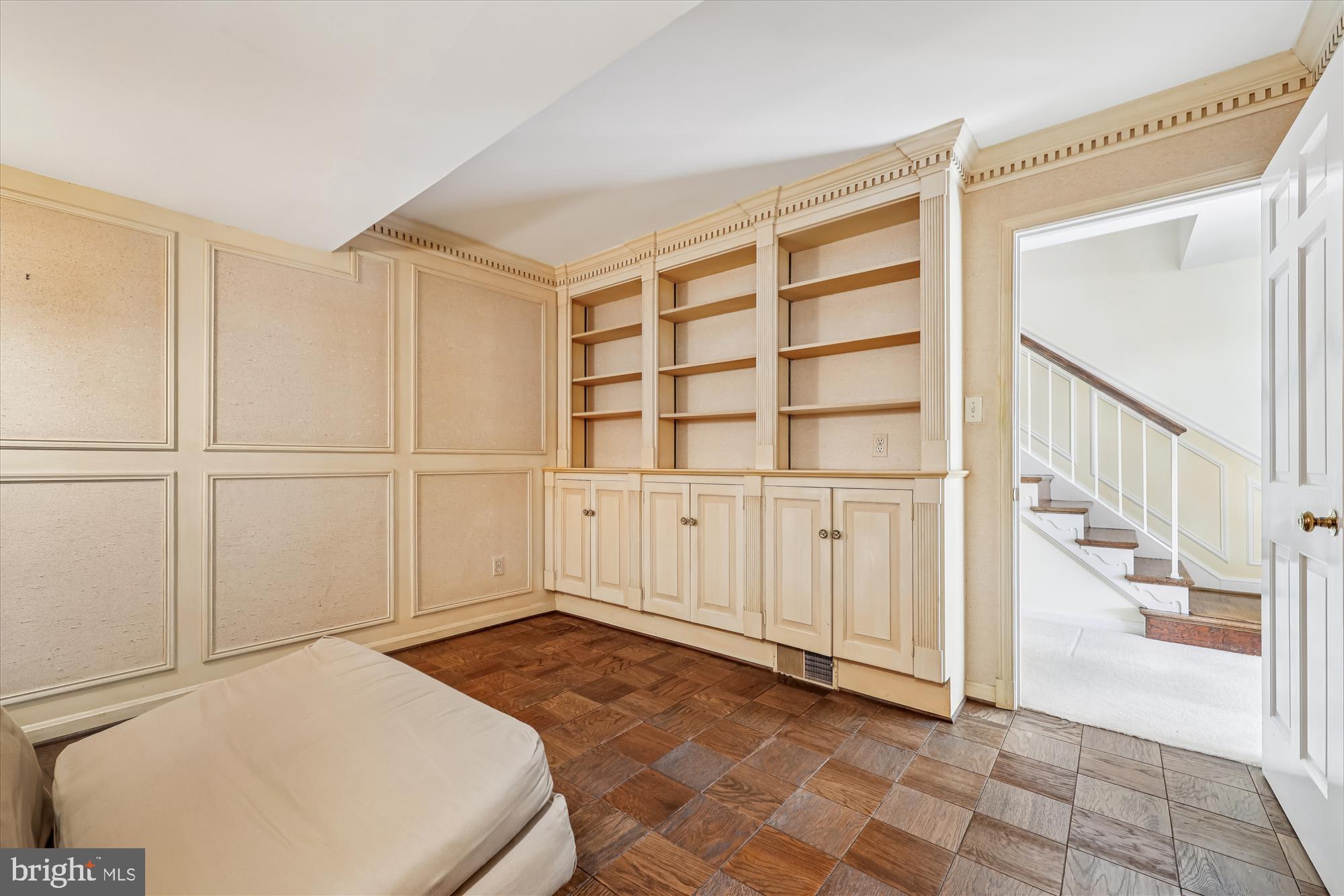 CREST OF WICKFORD - Residential