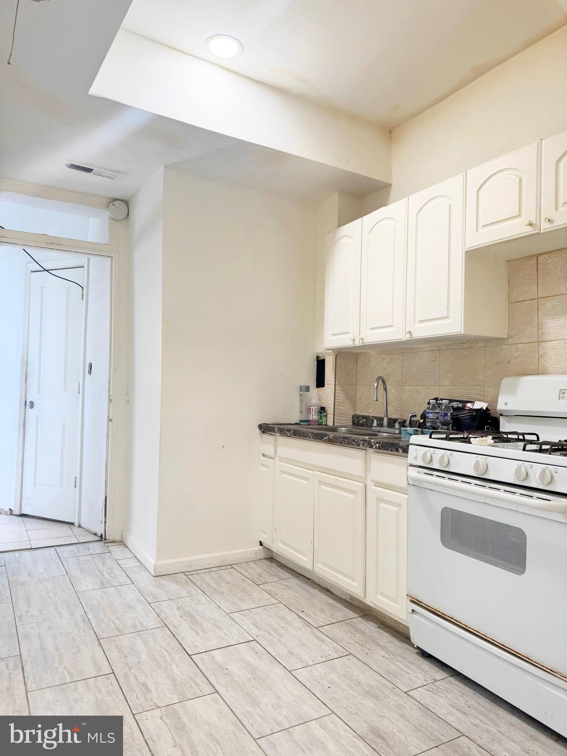 1420 MERIDIAN PLACE NW