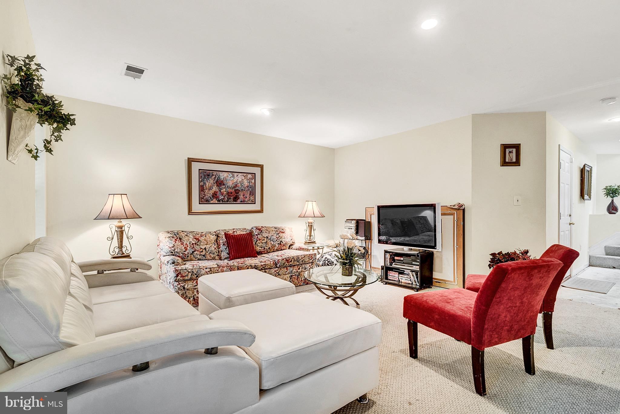 SIGNATURE AT BROADLANDS - Residential