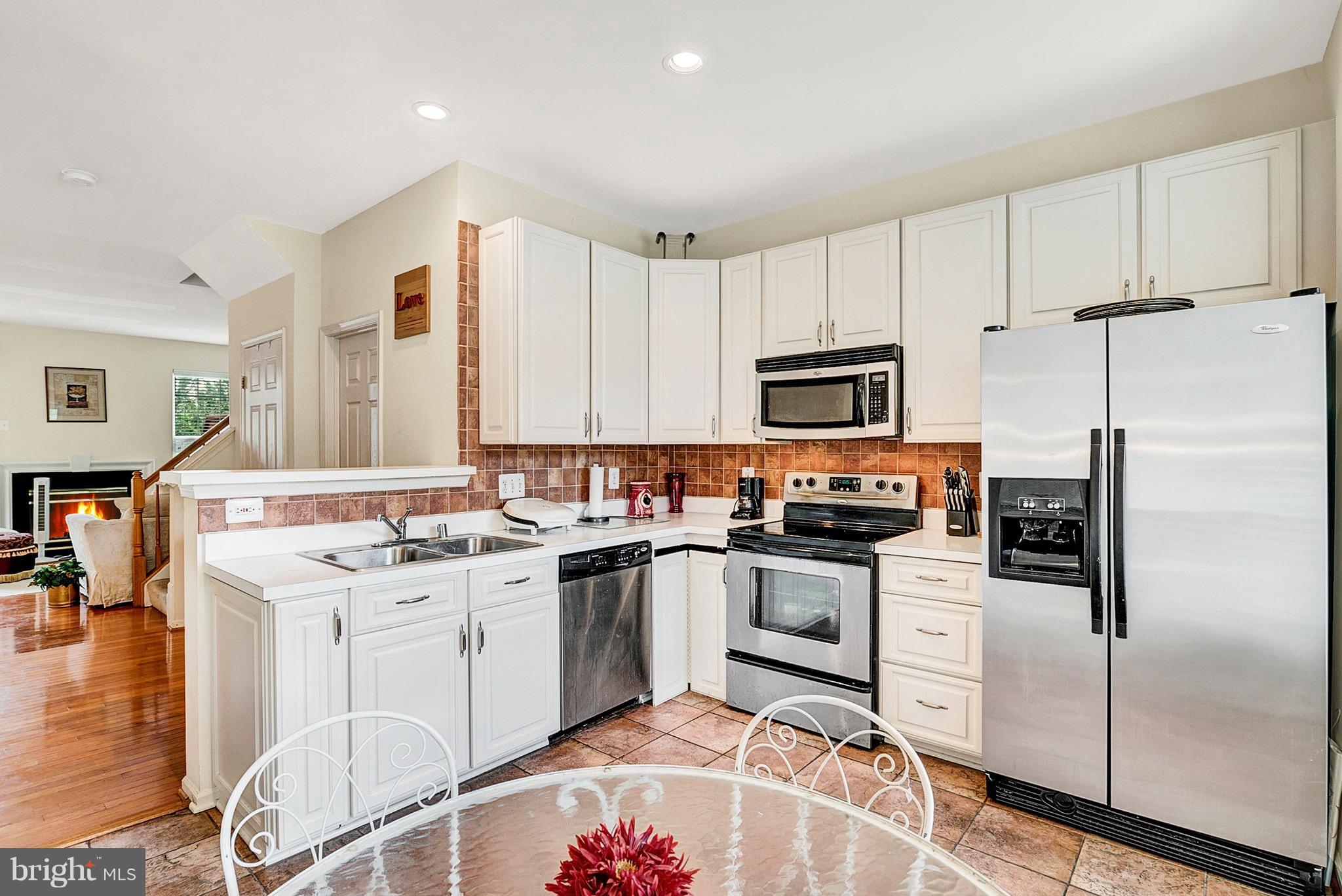 SIGNATURE AT BROADLANDS - Residential