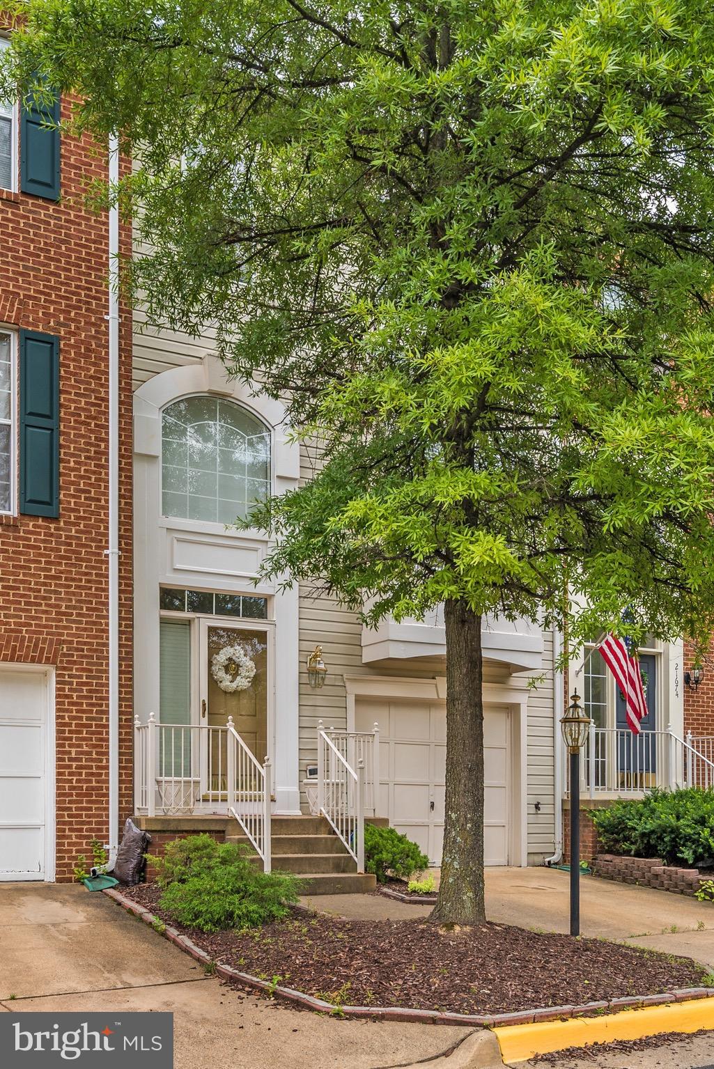 SIGNATURE AT BROADLANDS - Residential