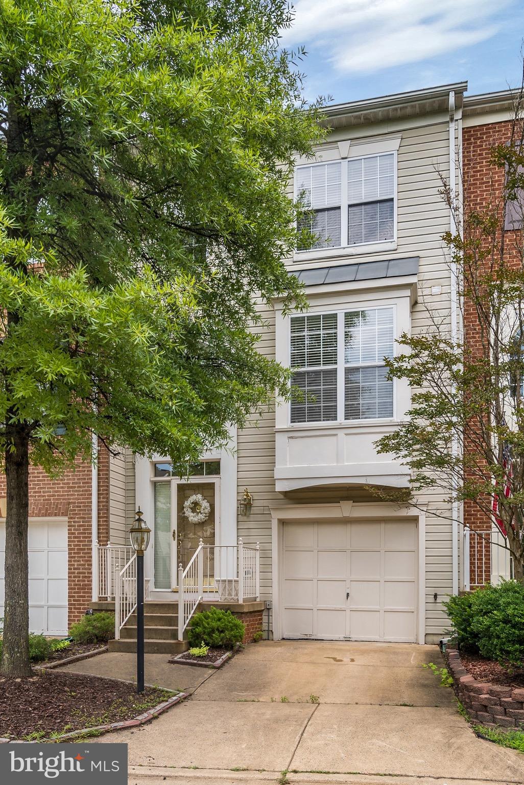 SIGNATURE AT BROADLANDS - Residential