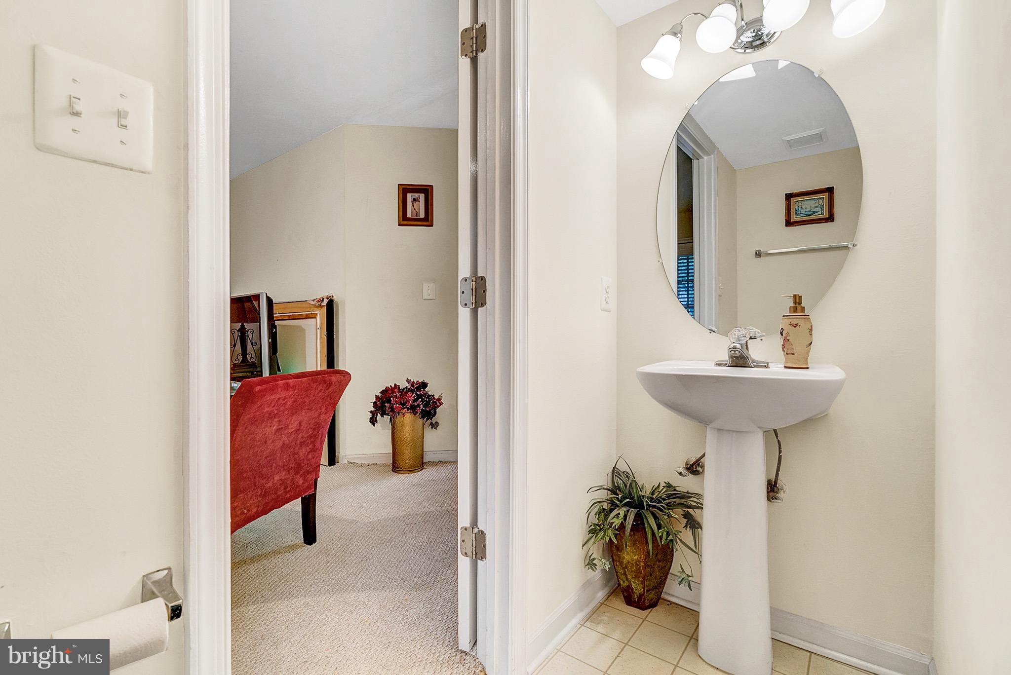 SIGNATURE AT BROADLANDS - Residential