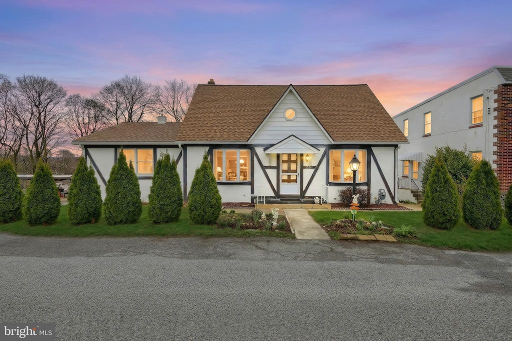 Photo of 1386 W Princess Street, YORK, PA 17404 (MLS # PAYK2100468)