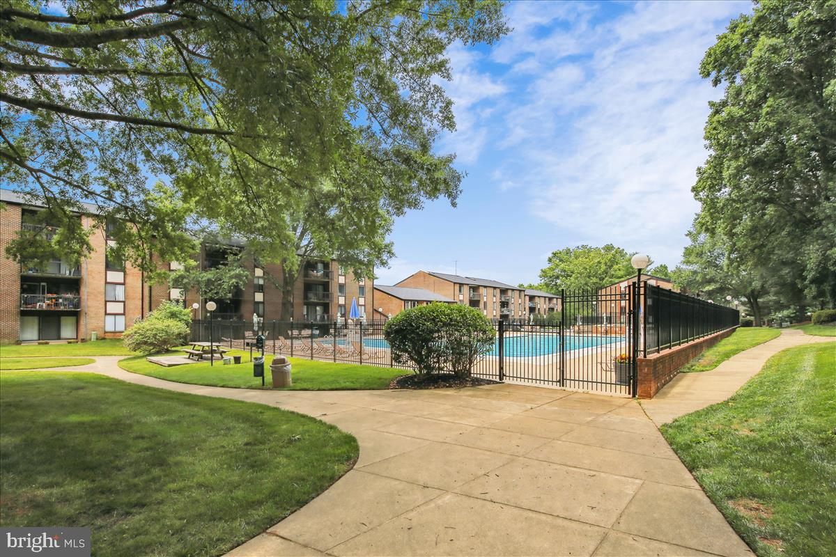 HAWTHORNE VILLAGE - Residential