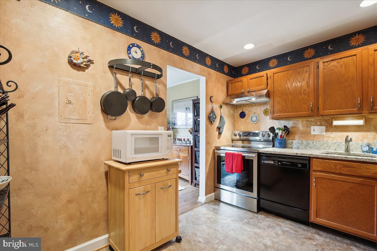 HAWTHORNE VILLAGE - Residential