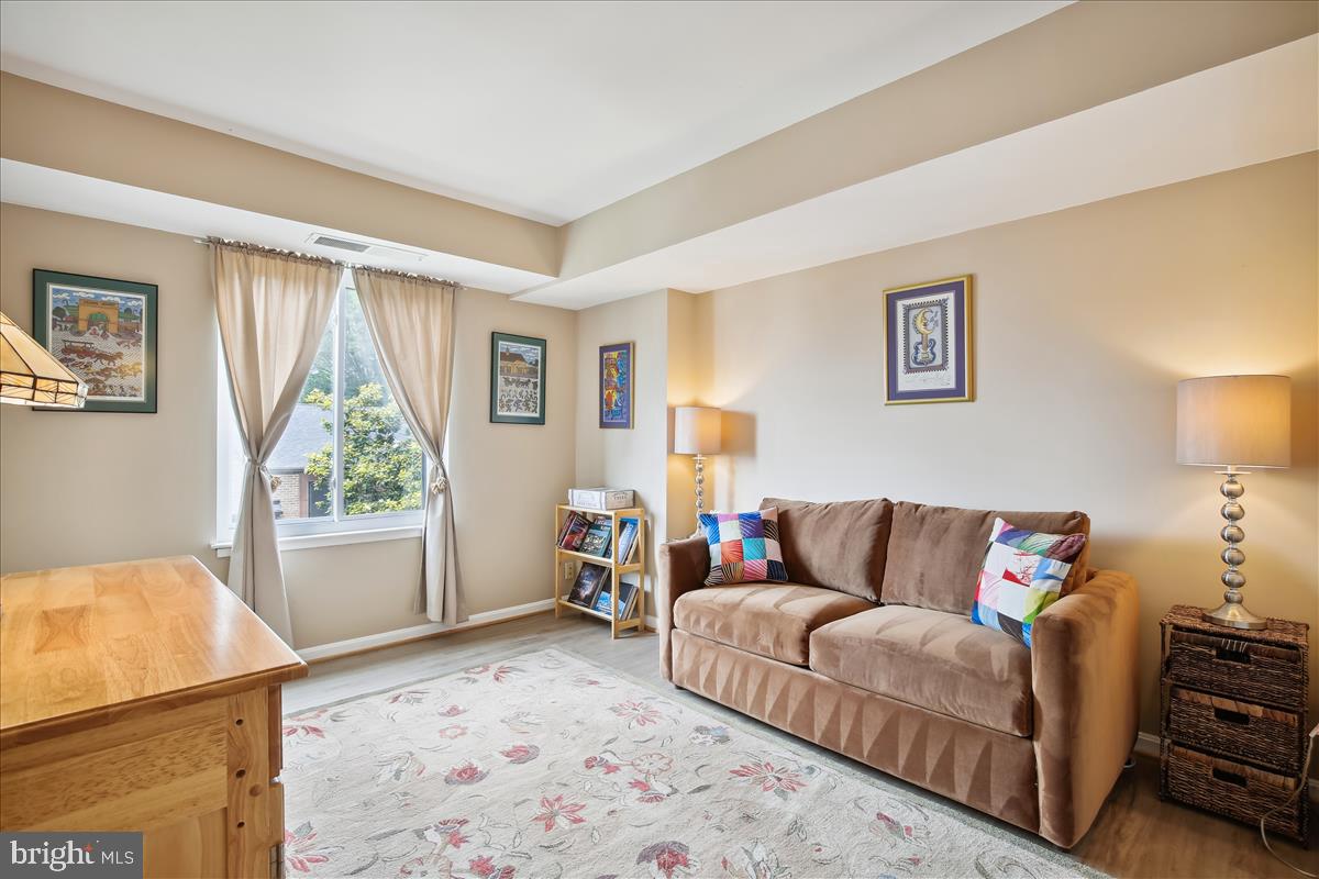 HAWTHORNE VILLAGE - Residential