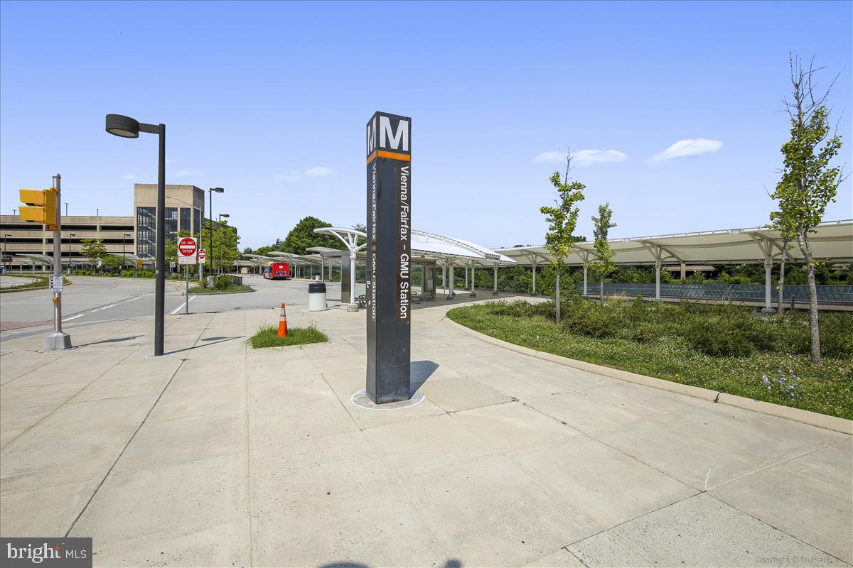 HAWTHORNE VILLAGE - Residential