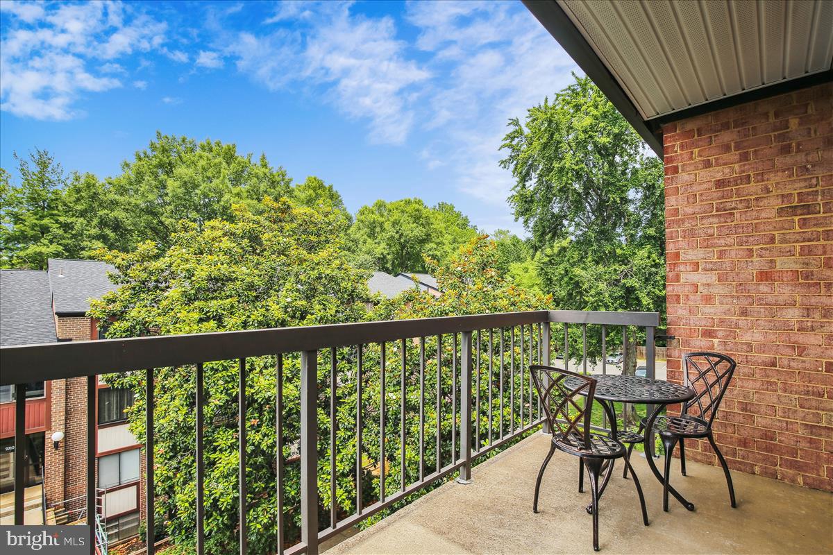 HAWTHORNE VILLAGE - Residential