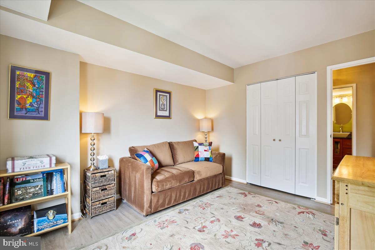 HAWTHORNE VILLAGE - Residential