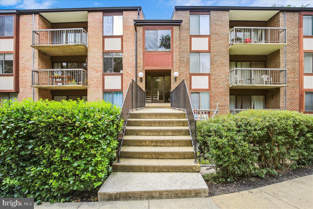 HAWTHORNE VILLAGE - Residential