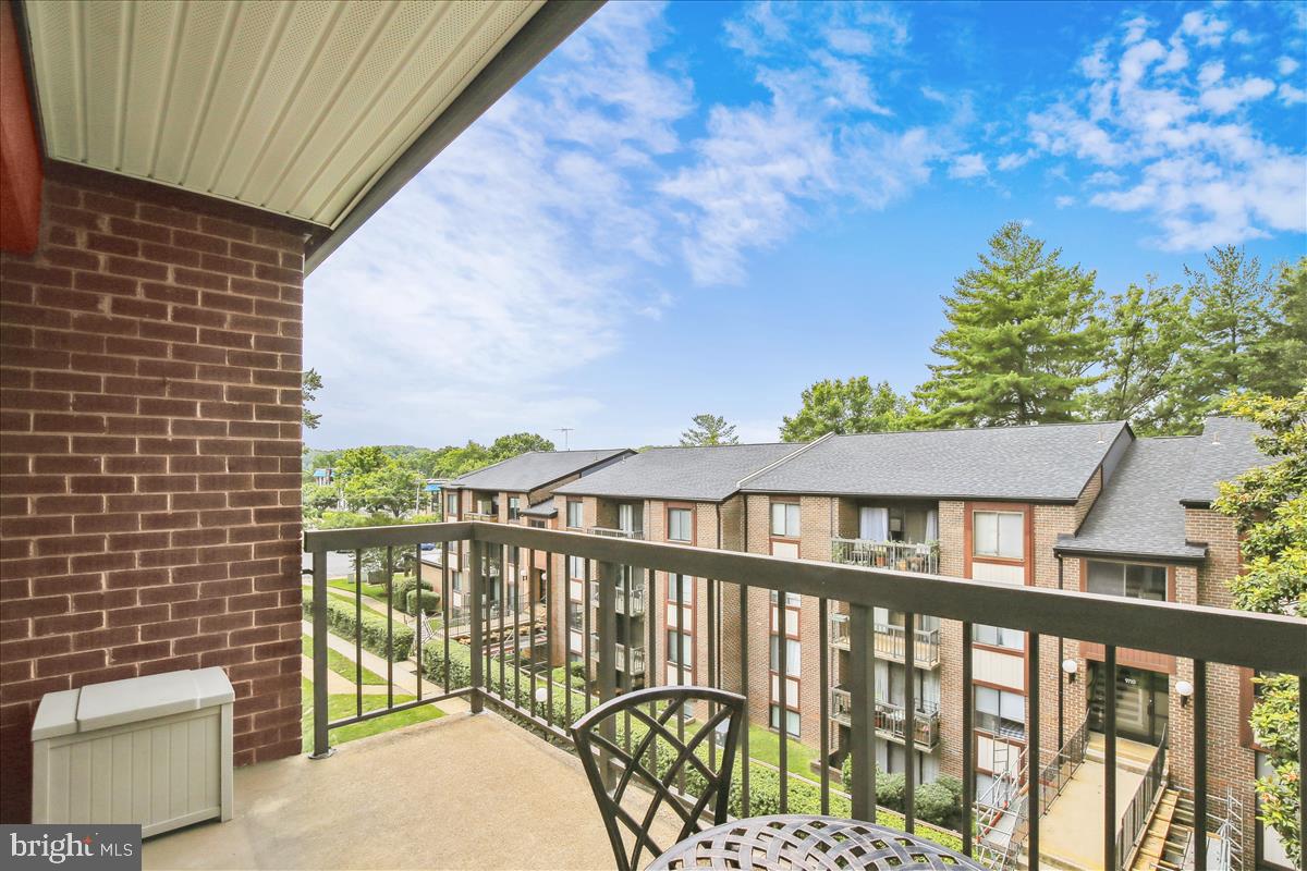 HAWTHORNE VILLAGE - Residential