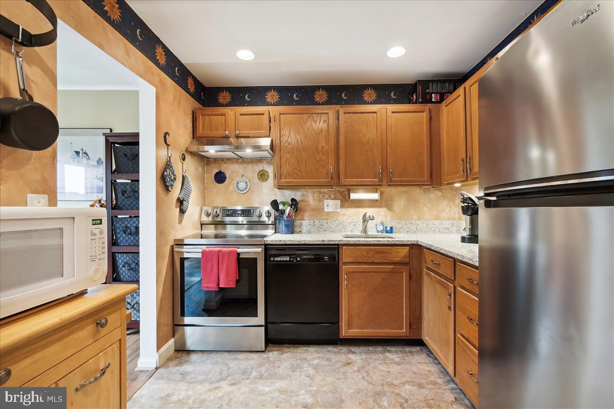 HAWTHORNE VILLAGE - Residential