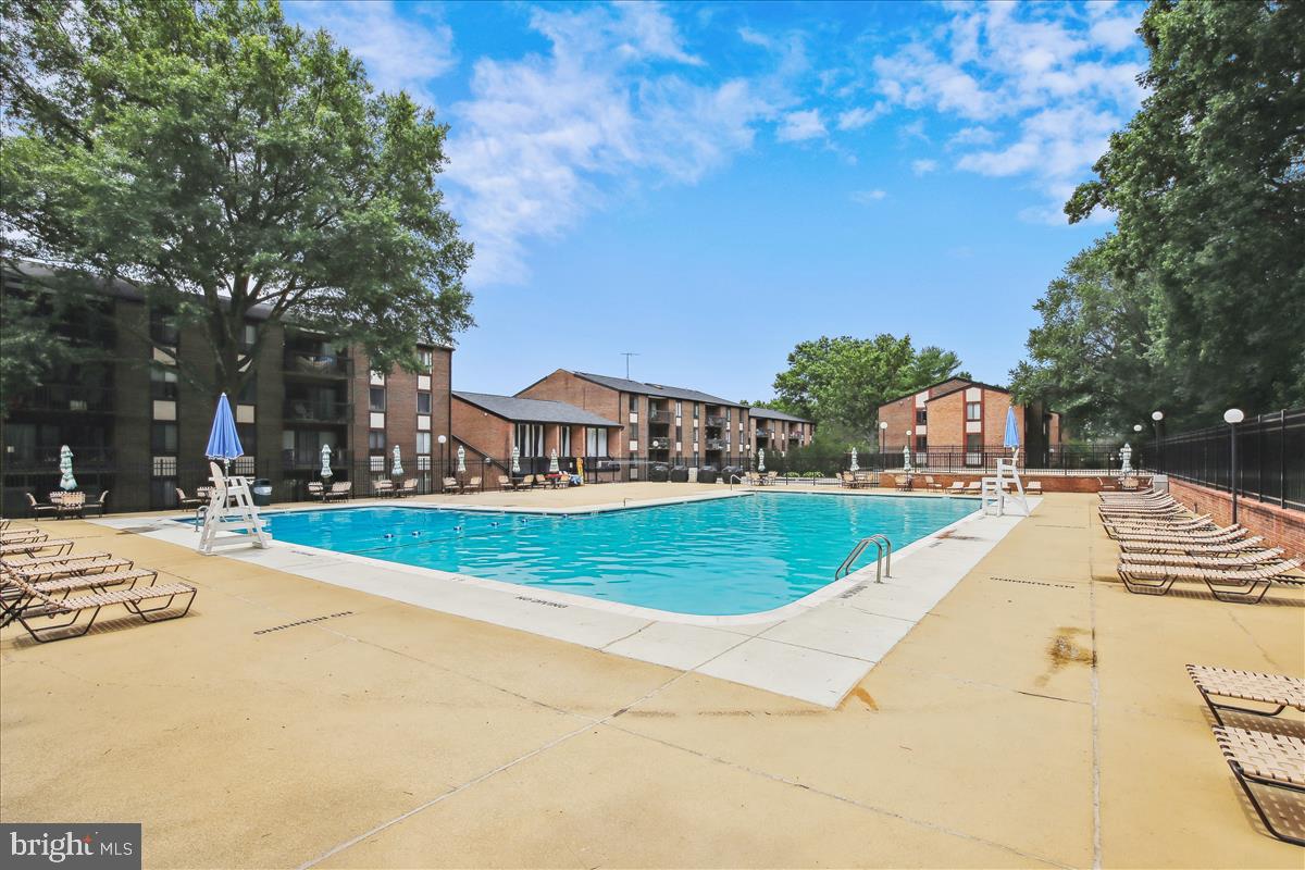 HAWTHORNE VILLAGE - Residential