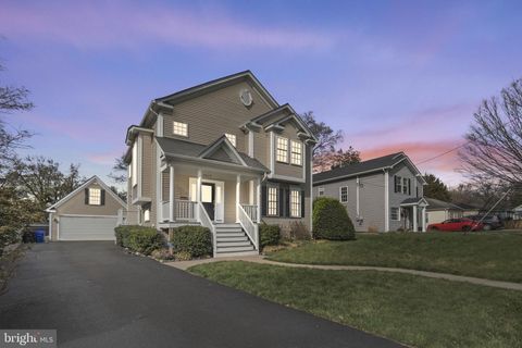 Photo of 3017 EDGEWOOD RD, KENSINGTON, MD 20895 (MLS # MDMC2087258) Photo of 3017 EDGEWOOD RD, KENSINGTON, MD 20895 (MLS # MDMC2087258)