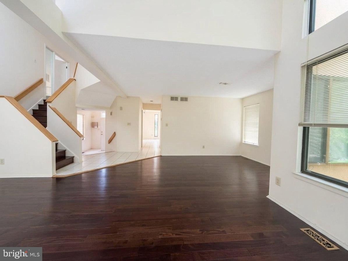 83 SAYRE DRIVE