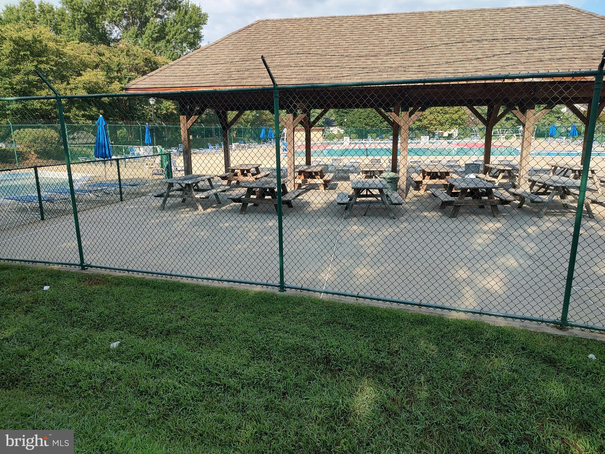 WILLOW WOOD - Residential