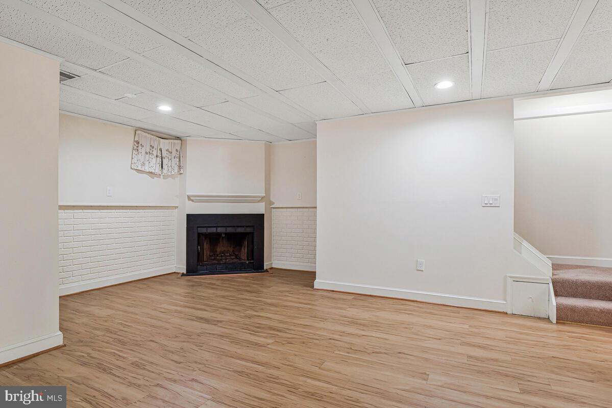 SARATOGA TOWNHOUSES - Residential