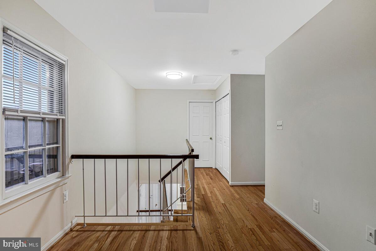 SARATOGA TOWNHOUSES - Residential