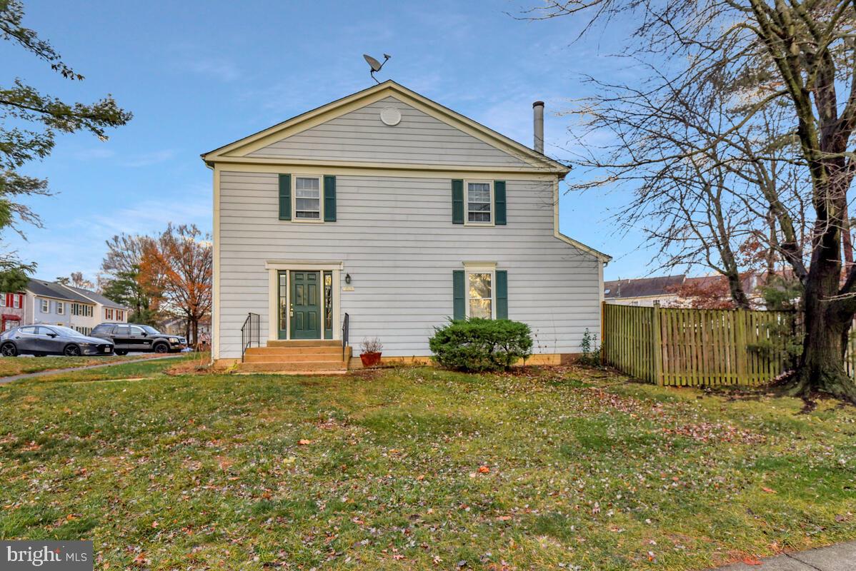 SARATOGA TOWNHOUSES - Residential