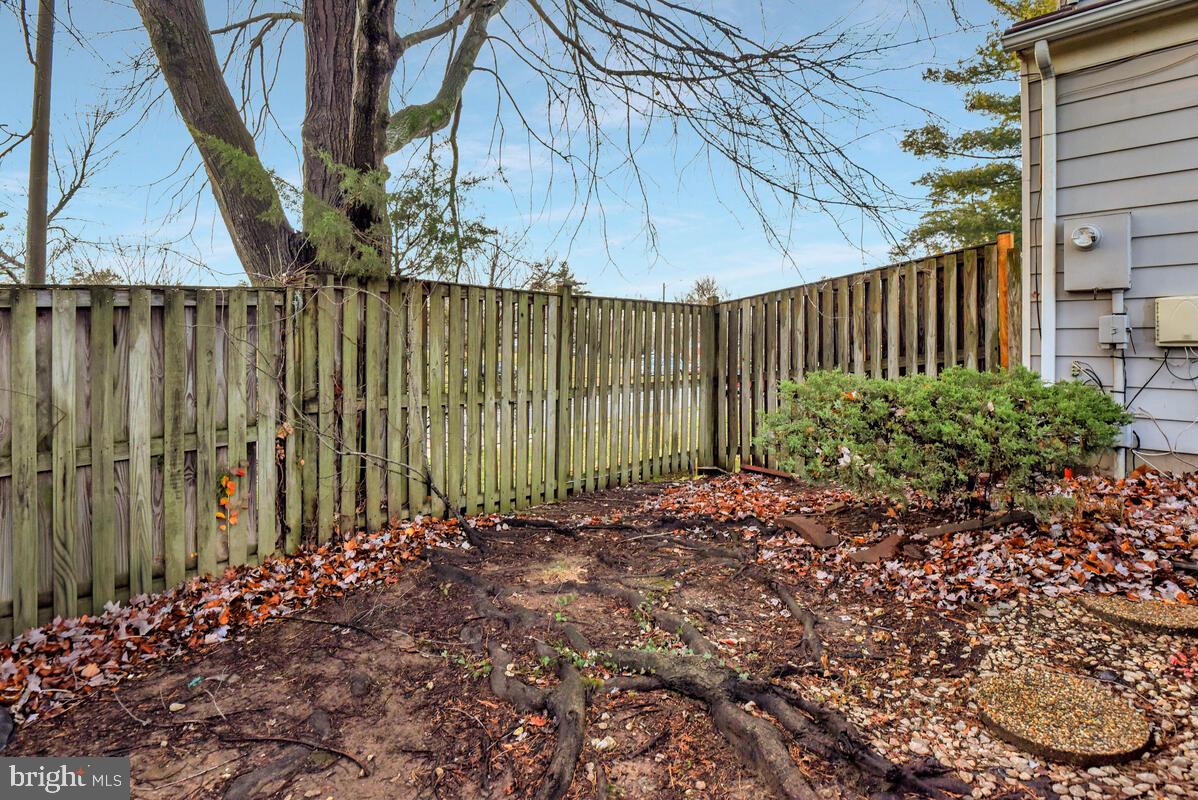 SARATOGA TOWNHOUSES - Residential