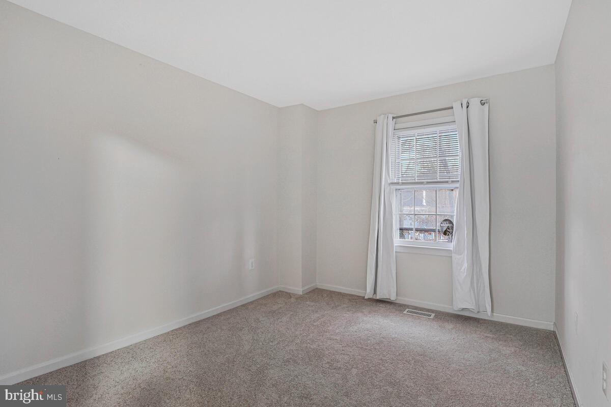 SARATOGA TOWNHOUSES - Residential